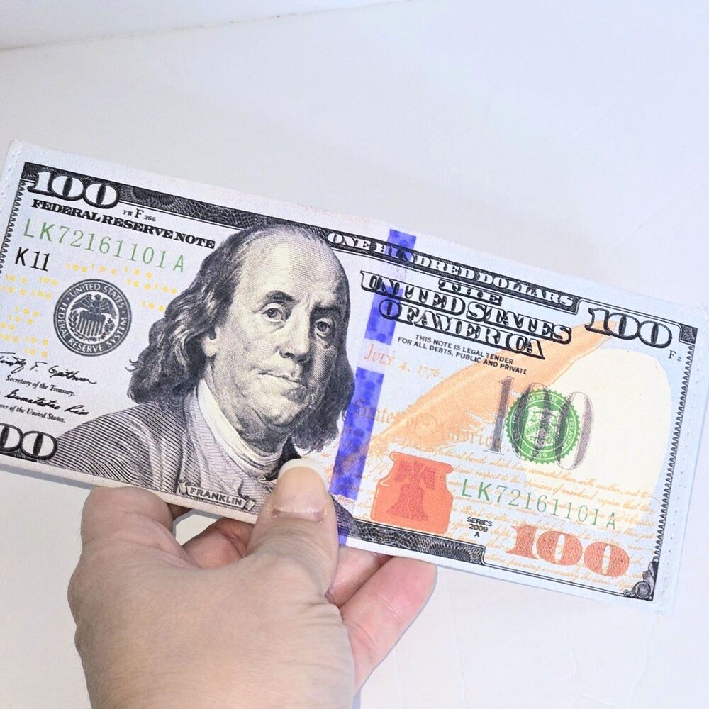 WALLET Bi-Fold Novelty Replicating a Realistic United States 100 Dollar Bill NEW